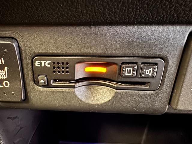 Ｎ－ＢＯＸカスタム Ｇ　ターボＳＳパッケージ　純正ナビ　両側Ｐスラドア　シートヒーター　ＥＴＣ　バックカメラ　フルセグ　クルーズコントロール　ＣＴＢＡ　ドライブレコーダー　ハーフレザーシート　純正１５インチＡＷ　ＨＩＤヘッドライト　横滑り防止（14枚目）