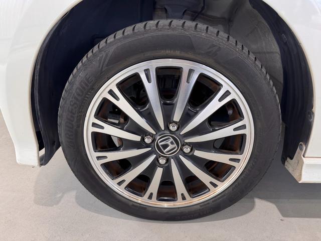 Ｎ－ＢＯＸカスタム Ｇ　ターボＳＳパッケージ　純正ナビ　両側Ｐスラドア　シートヒーター　ＥＴＣ　バックカメラ　フルセグ　クルーズコントロール　ＣＴＢＡ　ドライブレコーダー　ハーフレザーシート　純正１５インチＡＷ　ＨＩＤヘッドライト　横滑り防止（35枚目）