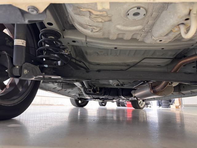 Ｎ－ＢＯＸカスタム Ｇ　ターボＳＳパッケージ　純正ナビ　両側Ｐスラドア　シートヒーター　ＥＴＣ　バックカメラ　フルセグ　クルーズコントロール　ＣＴＢＡ　ドライブレコーダー　ハーフレザーシート　純正１５インチＡＷ　ＨＩＤヘッドライト　横滑り防止（40枚目）