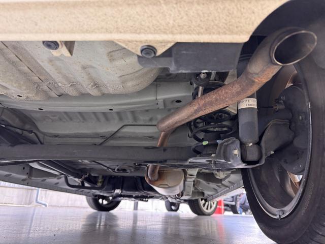 Ｎ－ＢＯＸカスタム Ｇ　ターボＳＳパッケージ　純正ナビ　両側Ｐスラドア　シートヒーター　ＥＴＣ　バックカメラ　フルセグ　クルーズコントロール　ＣＴＢＡ　ドライブレコーダー　ハーフレザーシート　純正１５インチＡＷ　ＨＩＤヘッドライト　横滑り防止（41枚目）