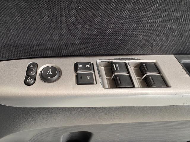 Ｎ－ＢＯＸカスタム Ｇ　ターボＳＳパッケージ　純正ナビ　両側Ｐスラドア　シートヒーター　ＥＴＣ　バックカメラ　フルセグ　クルーズコントロール　ＣＴＢＡ　ドライブレコーダー　ハーフレザーシート　純正１５インチＡＷ　ＨＩＤヘッドライト　横滑り防止（48枚目）