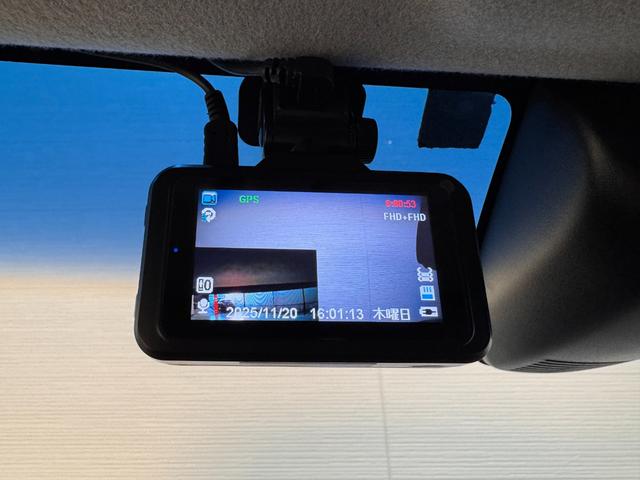 Ｎ－ＷＧＮカスタム Ｇ・ターボパッケージ　８インチフローティングナビ　ハーフレザーシート　クルーズコントロール　ドライブレコーダー　ＥＴＣ　バックカメラ　ＣＴＢＡ　パドルシフト　純正１４インチアルミ　ＨＩＤヘッドライト　ステアリングリモコン（14枚目）