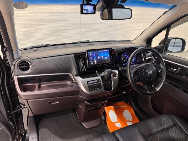 Ｎ－ＷＧＮカスタム Ｇ・ターボパッケージ　８インチフローティングナビ　ハーフレザーシート　クルーズコントロール　ドライブレコーダー　ＥＴＣ　バックカメラ　ＣＴＢＡ　パドルシフト　純正１４インチアルミ　ＨＩＤヘッドライト　ステアリングリモコン（25枚目）