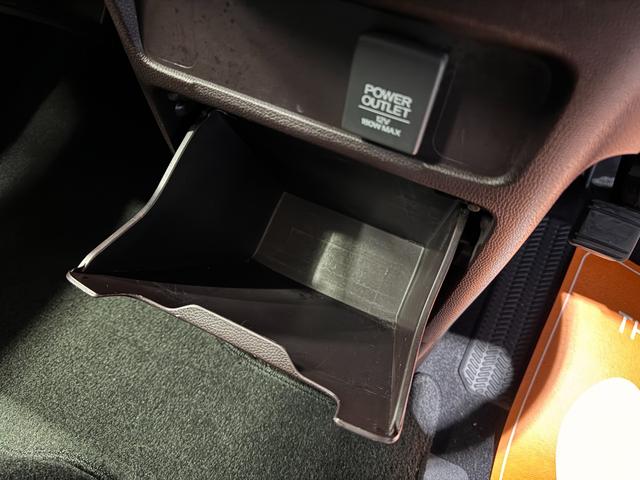 Ｎ－ＷＧＮカスタム Ｇ・ターボパッケージ　８インチフローティングナビ　ハーフレザーシート　クルーズコントロール　ドライブレコーダー　ＥＴＣ　バックカメラ　ＣＴＢＡ　パドルシフト　純正１４インチアルミ　ＨＩＤヘッドライト　ステアリングリモコン（51枚目）