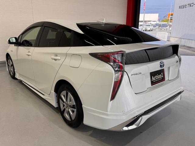 プリウス Ｓセーフティプラス　フルエアロ　デイライト　純正ナビ　レーンアシスト　アダプティブクルーズコントロール　ＨＵＤ　クリアランスソナー　ドライブレコーダー　ＥＴＣ　バックカメラ　パーキングアシスト　純正１５インチＡＷ（5枚目）