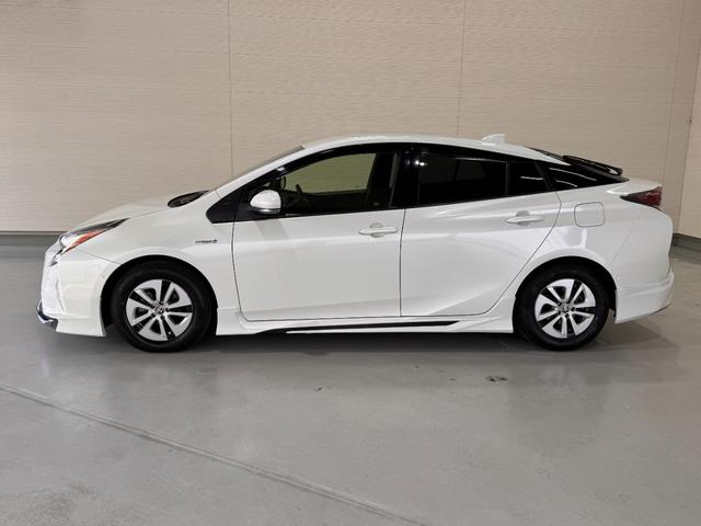 プリウス Ｓセーフティプラス　フルエアロ　デイライト　純正ナビ　レーンアシスト　アダプティブクルーズコントロール　ＨＵＤ　クリアランスソナー　ドライブレコーダー　ＥＴＣ　バックカメラ　パーキングアシスト　純正１５インチＡＷ（23枚目）