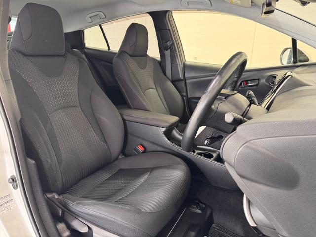 プリウス Ｓセーフティプラス　フルエアロ　デイライト　純正ナビ　レーンアシスト　アダプティブクルーズコントロール　ＨＵＤ　クリアランスソナー　ドライブレコーダー　ＥＴＣ　バックカメラ　パーキングアシスト　純正１５インチＡＷ（25枚目）