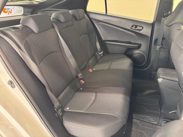 プリウス Ｓセーフティプラス　フルエアロ　デイライト　純正ナビ　レーンアシスト　アダプティブクルーズコントロール　ＨＵＤ　クリアランスソナー　ドライブレコーダー　ＥＴＣ　バックカメラ　パーキングアシスト　純正１５インチＡＷ（30枚目）