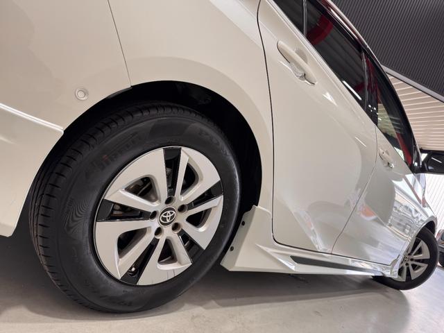 プリウス Ｓセーフティプラス　フルエアロ　デイライト　純正ナビ　レーンアシスト　アダプティブクルーズコントロール　ＨＵＤ　クリアランスソナー　ドライブレコーダー　ＥＴＣ　バックカメラ　パーキングアシスト　純正１５インチＡＷ（45枚目）