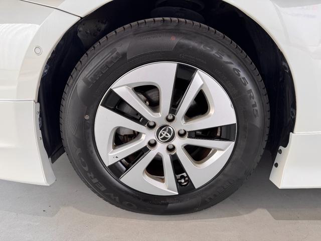 プリウス Ｓセーフティプラス　フルエアロ　デイライト　純正ナビ　レーンアシスト　アダプティブクルーズコントロール　ＨＵＤ　クリアランスソナー　ドライブレコーダー　ＥＴＣ　バックカメラ　パーキングアシスト　純正１５インチＡＷ（48枚目）