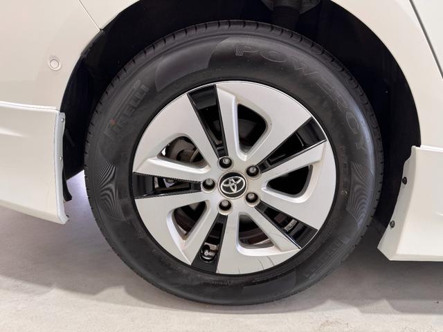 プリウス Ｓセーフティプラス　フルエアロ　デイライト　純正ナビ　レーンアシスト　アダプティブクルーズコントロール　ＨＵＤ　クリアランスソナー　ドライブレコーダー　ＥＴＣ　バックカメラ　パーキングアシスト　純正１５インチＡＷ（49枚目）