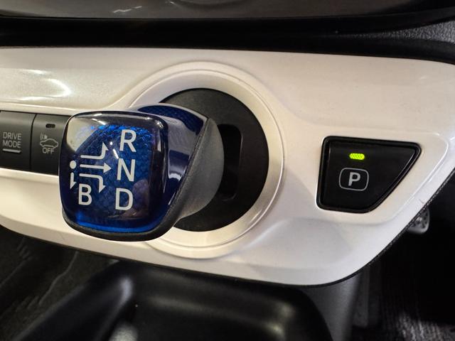 プリウス Ｓセーフティプラス　フルエアロ　デイライト　純正ナビ　レーンアシスト　アダプティブクルーズコントロール　ＨＵＤ　クリアランスソナー　ドライブレコーダー　ＥＴＣ　バックカメラ　パーキングアシスト　純正１５インチＡＷ（60枚目）