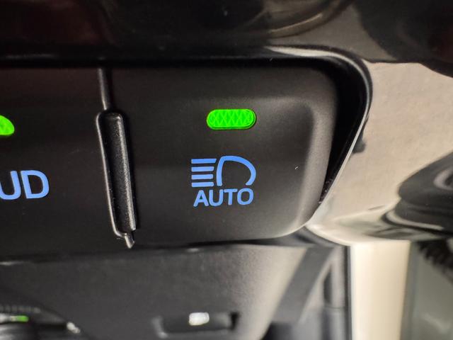 プリウス Ｓセーフティプラス　フルエアロ　デイライト　純正ナビ　レーンアシスト　アダプティブクルーズコントロール　ＨＵＤ　クリアランスソナー　ドライブレコーダー　ＥＴＣ　バックカメラ　パーキングアシスト　純正１５インチＡＷ（62枚目）