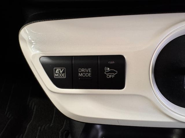 プリウス Ｓセーフティプラス　フルエアロ　デイライト　純正ナビ　レーンアシスト　アダプティブクルーズコントロール　ＨＵＤ　クリアランスソナー　ドライブレコーダー　ＥＴＣ　バックカメラ　パーキングアシスト　純正１５インチＡＷ（64枚目）