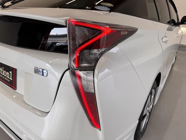 プリウス Ｓセーフティプラス　フルエアロ　デイライト　純正ナビ　レーンアシスト　アダプティブクルーズコントロール　ＨＵＤ　クリアランスソナー　ドライブレコーダー　ＥＴＣ　バックカメラ　パーキングアシスト　純正１５インチＡＷ（67枚目）