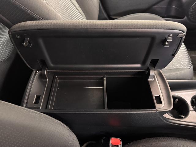 プリウス Ｓセーフティプラス　フルエアロ　デイライト　純正ナビ　レーンアシスト　アダプティブクルーズコントロール　ＨＵＤ　クリアランスソナー　ドライブレコーダー　ＥＴＣ　バックカメラ　パーキングアシスト　純正１５インチＡＷ（72枚目）