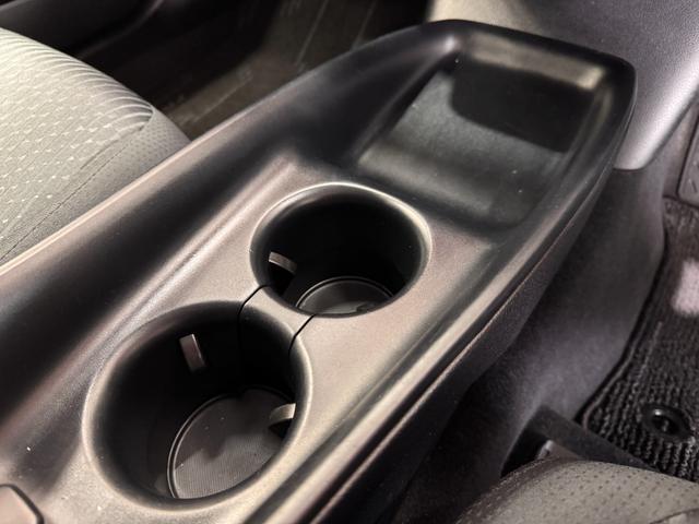 プリウス Ｓセーフティプラス　フルエアロ　デイライト　純正ナビ　レーンアシスト　アダプティブクルーズコントロール　ＨＵＤ　クリアランスソナー　ドライブレコーダー　ＥＴＣ　バックカメラ　パーキングアシスト　純正１５インチＡＷ（73枚目）