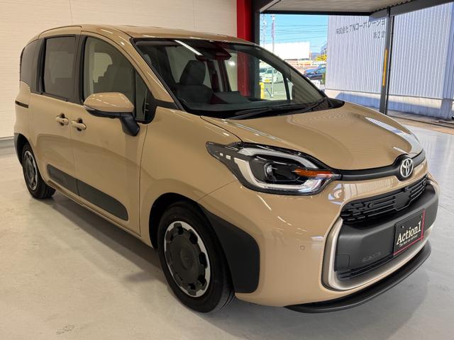 シエンタ ハイブリッドＺ　純正ディスプレイオーディオ　アラウンドビューモニター　ａｐｐｌｅｃａｒｐｌａｙ　アダプティブクルーズコントロール　ドラレコ　両側Ｐスラドア　クリアランスソナー　ＢＳＭ　ＵＳＢ　アクセサリーコンセント（3枚目）