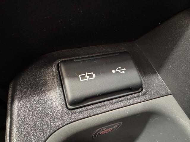 シエンタ ハイブリッドＺ　純正ディスプレイオーディオ　アラウンドビューモニター　ａｐｐｌｅｃａｒｐｌａｙ　アダプティブクルーズコントロール　ドラレコ　両側Ｐスラドア　クリアランスソナー　ＢＳＭ　ＵＳＢ　アクセサリーコンセント（17枚目）