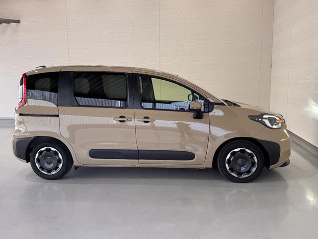 シエンタ ハイブリッドＺ　純正ディスプレイオーディオ　アラウンドビューモニター　ａｐｐｌｅｃａｒｐｌａｙ　アダプティブクルーズコントロール　ドラレコ　両側Ｐスラドア　クリアランスソナー　ＢＳＭ　ＵＳＢ　アクセサリーコンセント（22枚目）