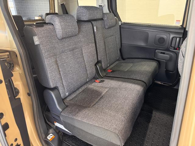 シエンタ ハイブリッドＺ　純正ディスプレイオーディオ　アラウンドビューモニター　ａｐｐｌｅｃａｒｐｌａｙ　アダプティブクルーズコントロール　ドラレコ　両側Ｐスラドア　クリアランスソナー　ＢＳＭ　ＵＳＢ　アクセサリーコンセント（28枚目）