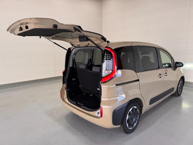 シエンタ ハイブリッドＺ　純正ディスプレイオーディオ　アラウンドビューモニター　ａｐｐｌｅｃａｒｐｌａｙ　アダプティブクルーズコントロール　ドラレコ　両側Ｐスラドア　クリアランスソナー　ＢＳＭ　ＵＳＢ　アクセサリーコンセント（69枚目）