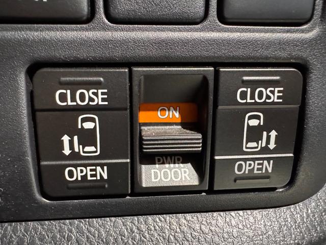 ヴォクシー ハイブリッドＺＳ　煌　純正１０インチナビ　フリップダウンモニター　ＥＴＣ　バックカメラ　ドライブレコーダー　シートヒーター　衝突軽減ブレーキ　両側パワースライドドア　ＵＳＢ　純正１６インチアルミ　ＬＥＤヘッド（17枚目）