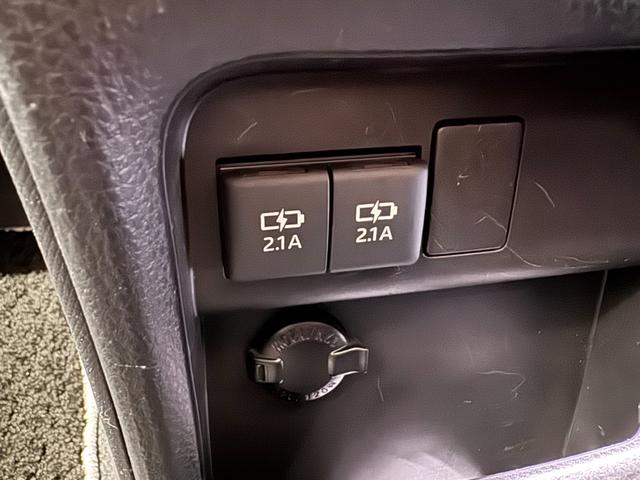 ヴォクシー ハイブリッドＺＳ　煌　純正１０インチナビ　フリップダウンモニター　ＥＴＣ　バックカメラ　ドライブレコーダー　シートヒーター　衝突軽減ブレーキ　両側パワースライドドア　ＵＳＢ　純正１６インチアルミ　ＬＥＤヘッド（21枚目）