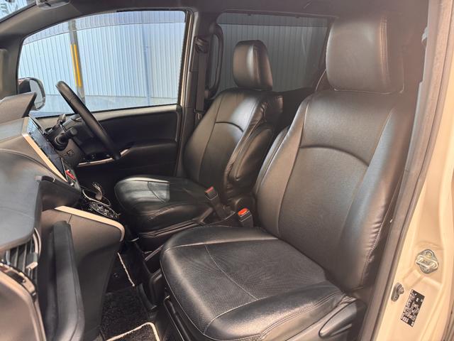 ヴォクシー ハイブリッドＺＳ　煌　純正１０インチナビ　フリップダウンモニター　ＥＴＣ　バックカメラ　ドライブレコーダー　シートヒーター　衝突軽減ブレーキ　両側パワースライドドア　ＵＳＢ　純正１６インチアルミ　ＬＥＤヘッド（29枚目）