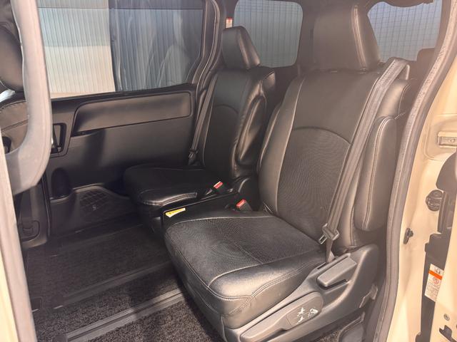 ヴォクシー ハイブリッドＺＳ　煌　純正１０インチナビ　フリップダウンモニター　ＥＴＣ　バックカメラ　ドライブレコーダー　シートヒーター　衝突軽減ブレーキ　両側パワースライドドア　ＵＳＢ　純正１６インチアルミ　ＬＥＤヘッド（32枚目）