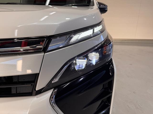 ヴォクシー ハイブリッドＺＳ　煌　純正１０インチナビ　フリップダウンモニター　ＥＴＣ　バックカメラ　ドライブレコーダー　シートヒーター　衝突軽減ブレーキ　両側パワースライドドア　ＵＳＢ　純正１６インチアルミ　ＬＥＤヘッド（39枚目）