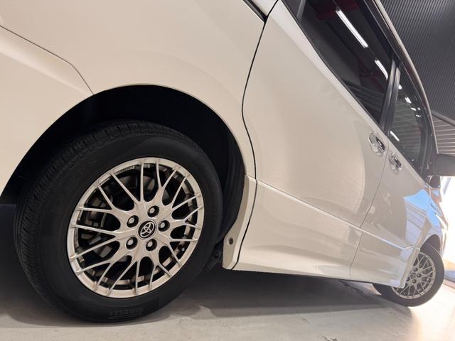 ヴォクシー ハイブリッドＺＳ　煌　純正１０インチナビ　フリップダウンモニター　ＥＴＣ　バックカメラ　ドライブレコーダー　シートヒーター　衝突軽減ブレーキ　両側パワースライドドア　ＵＳＢ　純正１６インチアルミ　ＬＥＤヘッド（40枚目）