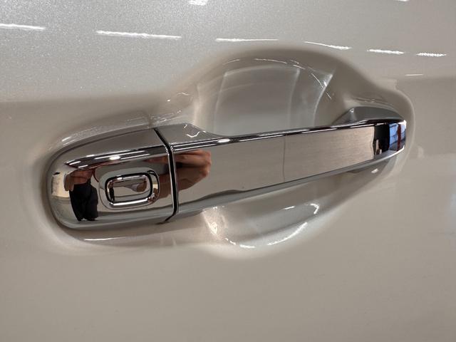 ヴォクシー ハイブリッドＺＳ　煌　純正１０インチナビ　フリップダウンモニター　ＥＴＣ　バックカメラ　ドライブレコーダー　シートヒーター　衝突軽減ブレーキ　両側パワースライドドア　ＵＳＢ　純正１６インチアルミ　ＬＥＤヘッド（48枚目）