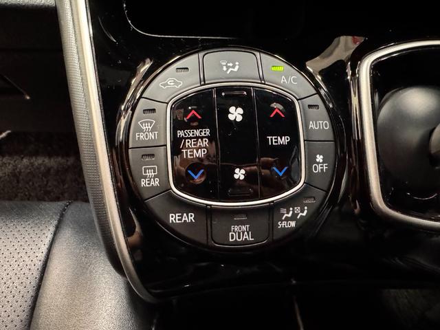 ヴォクシー ハイブリッドＺＳ　煌　純正１０インチナビ　フリップダウンモニター　ＥＴＣ　バックカメラ　ドライブレコーダー　シートヒーター　衝突軽減ブレーキ　両側パワースライドドア　ＵＳＢ　純正１６インチアルミ　ＬＥＤヘッド（52枚目）