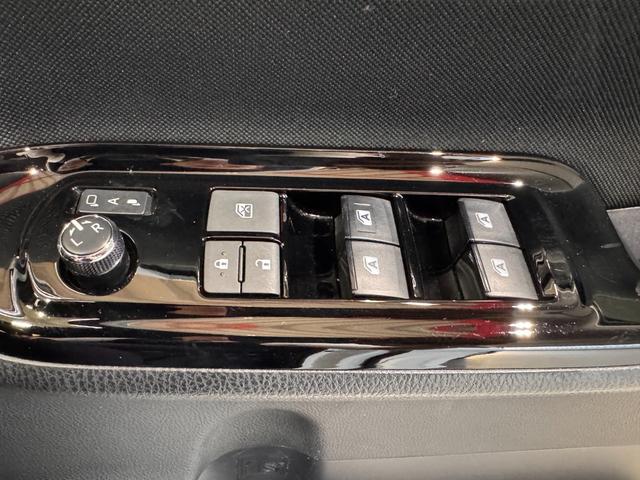 ヴォクシー ハイブリッドＺＳ　煌　純正１０インチナビ　フリップダウンモニター　ＥＴＣ　バックカメラ　ドライブレコーダー　シートヒーター　衝突軽減ブレーキ　両側パワースライドドア　ＵＳＢ　純正１６インチアルミ　ＬＥＤヘッド（56枚目）