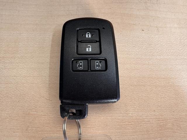 ヴォクシー ハイブリッドＺＳ　煌　純正１０インチナビ　フリップダウンモニター　ＥＴＣ　バックカメラ　ドライブレコーダー　シートヒーター　衝突軽減ブレーキ　両側パワースライドドア　ＵＳＢ　純正１６インチアルミ　ＬＥＤヘッド（71枚目）