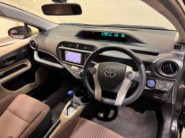 アクア G 純正ナビ ETC バックカメラ ドライブレコーダー Bluetooth フルセグTV LEDヘッドライト ステアリングリモコン プッシュスタート スマートキー オートエアコン フォグランプ(19枚目)