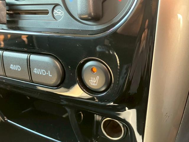 ジムニー ランドベンチャー　ＢＦグッドリッチオールテレーン　シート　ＥＴＣ　カロッツェリアメモリーナビ　ＣＤ／ＤＶＤ再生　Ｂｌｕｅｔｏｏｔｈ　キーレスキー　背面タイヤ　フロントフォグ　純正１６インチＡＷ（4枚目）