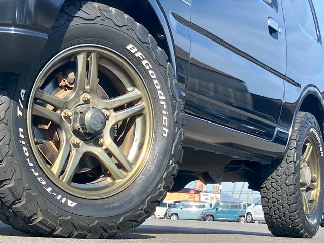 ジムニー ランドベンチャー　ＢＦグッドリッチオールテレーン　シート　ＥＴＣ　カロッツェリアメモリーナビ　ＣＤ／ＤＶＤ再生　Ｂｌｕｅｔｏｏｔｈ　キーレスキー　背面タイヤ　フロントフォグ　純正１６インチＡＷ（10枚目）