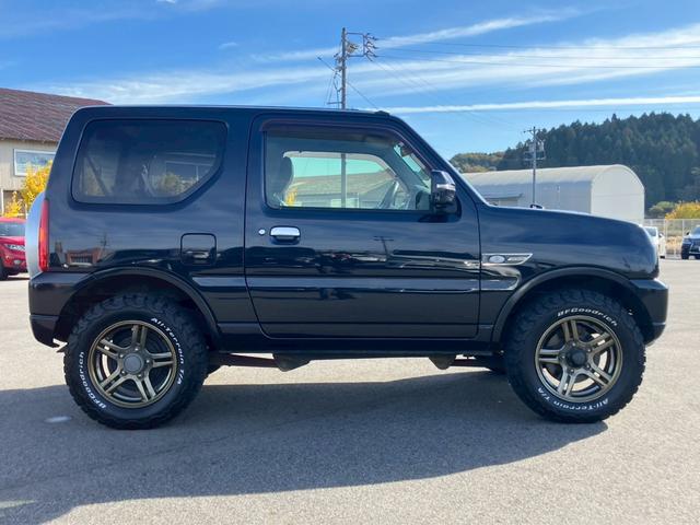 ジムニー ランドベンチャー　ＢＦグッドリッチオールテレーン　シート　ＥＴＣ　カロッツェリアメモリーナビ　ＣＤ／ＤＶＤ再生　Ｂｌｕｅｔｏｏｔｈ　キーレスキー　背面タイヤ　フロントフォグ　純正１６インチＡＷ（17枚目）