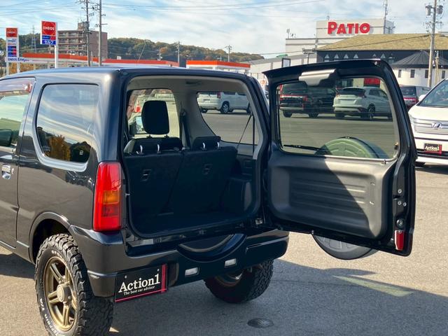 ジムニー ランドベンチャー　ＢＦグッドリッチオールテレーン　シート　ＥＴＣ　カロッツェリアメモリーナビ　ＣＤ／ＤＶＤ再生　Ｂｌｕｅｔｏｏｔｈ　キーレスキー　背面タイヤ　フロントフォグ　純正１６インチＡＷ（22枚目）