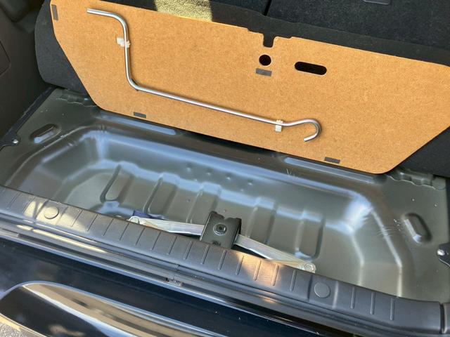 ジムニー ランドベンチャー　ＢＦグッドリッチオールテレーン　シート　ＥＴＣ　カロッツェリアメモリーナビ　ＣＤ／ＤＶＤ再生　Ｂｌｕｅｔｏｏｔｈ　キーレスキー　背面タイヤ　フロントフォグ　純正１６インチＡＷ（23枚目）