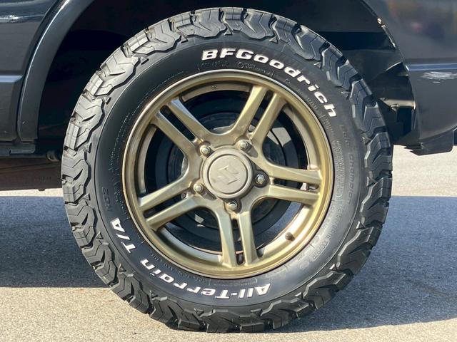 ジムニー ランドベンチャー　ＢＦグッドリッチオールテレーン　シート　ＥＴＣ　カロッツェリアメモリーナビ　ＣＤ／ＤＶＤ再生　Ｂｌｕｅｔｏｏｔｈ　キーレスキー　背面タイヤ　フロントフォグ　純正１６インチＡＷ（30枚目）