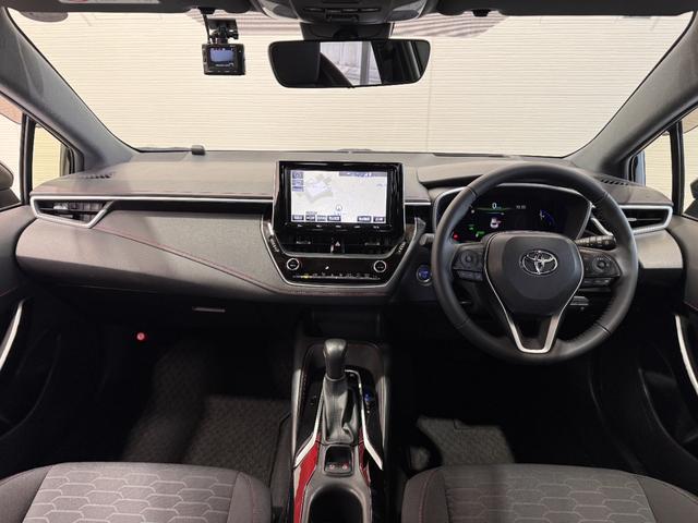 カローラスポーツ ハイブリッドＧ　Ｚ　純正９インチナビ　ＢＳＭ　バックカメラ　フロントカメラ　ＥＴＣ２．０　クリアランスソナー　クルーズコントロール　ドライブレコーダー　Ｂｌｕｅｔｏｏｔｈ　フルセグＴＶ　純正１８インチＡＷ（2枚目）