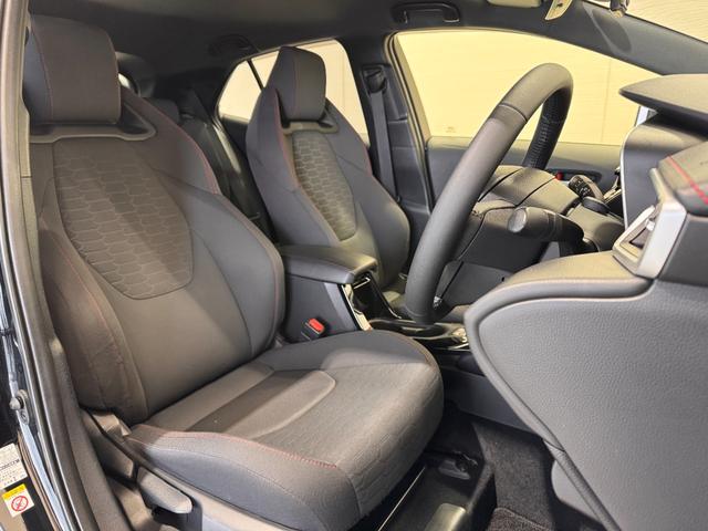 カローラスポーツ ハイブリッドＧ　Ｚ　純正９インチナビ　ＢＳＭ　バックカメラ　フロントカメラ　ＥＴＣ２．０　クリアランスソナー　クルーズコントロール　ドライブレコーダー　Ｂｌｕｅｔｏｏｔｈ　フルセグＴＶ　純正１８インチＡＷ（28枚目）