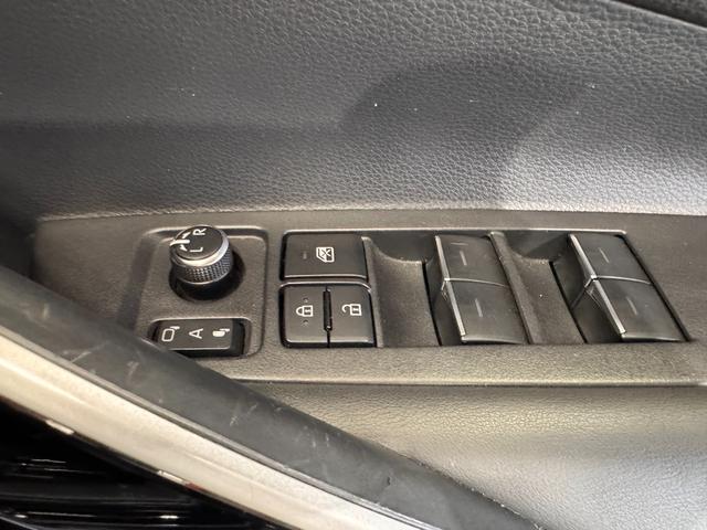 カローラスポーツ ハイブリッドＧ　Ｚ　純正９インチナビ　ＢＳＭ　バックカメラ　フロントカメラ　ＥＴＣ２．０　クリアランスソナー　クルーズコントロール　ドライブレコーダー　Ｂｌｕｅｔｏｏｔｈ　フルセグＴＶ　純正１８インチＡＷ（53枚目）