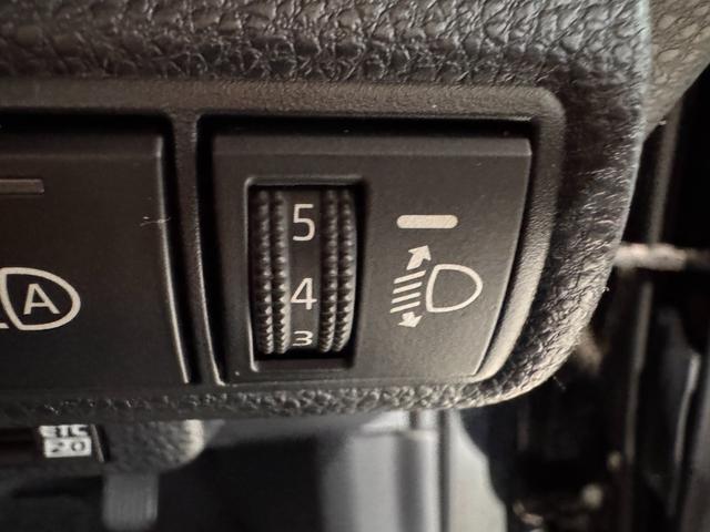 カローラスポーツ ハイブリッドＧ　Ｚ　純正９インチナビ　ＢＳＭ　バックカメラ　フロントカメラ　ＥＴＣ２．０　クリアランスソナー　クルーズコントロール　ドライブレコーダー　Ｂｌｕｅｔｏｏｔｈ　フルセグＴＶ　純正１８インチＡＷ（62枚目）