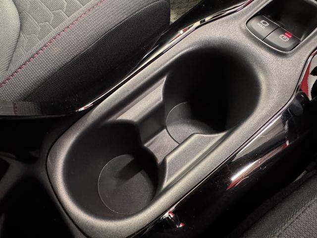 カローラスポーツ ハイブリッドＧ　Ｚ　純正９インチナビ　ＢＳＭ　バックカメラ　フロントカメラ　ＥＴＣ２．０　クリアランスソナー　クルーズコントロール　ドライブレコーダー　Ｂｌｕｅｔｏｏｔｈ　フルセグＴＶ　純正１８インチＡＷ（63枚目）