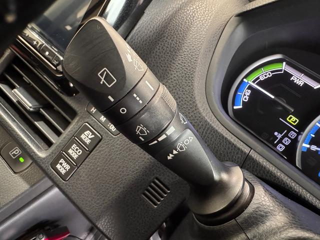 ヴォクシー ハイブリッドＶ　ＡＬＰＩＮＥナビ　フリップダウンモニター　両側パワースライドドア　ＥＴＣ　シートヒーター　クルーズコントロール　純正１５インチＡＷ　ＬＥＤヘッドライト　フォグランプ　スマートキー（40枚目）