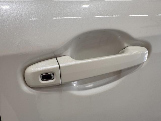 ヴォクシー ハイブリッドＶ　ＡＬＰＩＮＥナビ　フリップダウンモニター　両側パワースライドドア　ＥＴＣ　シートヒーター　クルーズコントロール　純正１５インチＡＷ　ＬＥＤヘッドライト　フォグランプ　スマートキー（46枚目）